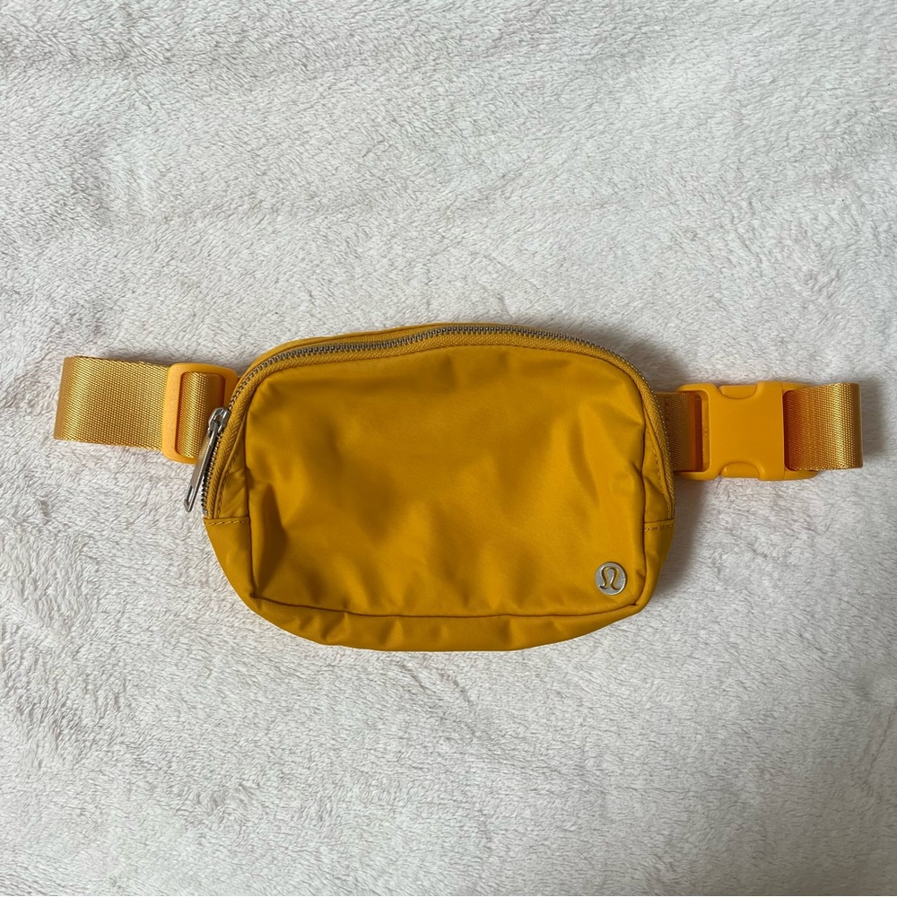 Lululemon Everywhere Belt Bag 1L